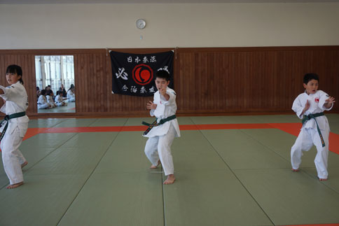 ファイル 2003-1.jpg