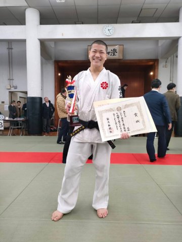 愛媛新聞　全国高校選抜　日本拳法男子個人、今治出身の田村（大商大堺）がＶ