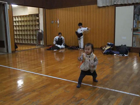 「構えて！」「えい！」「やぁ！」