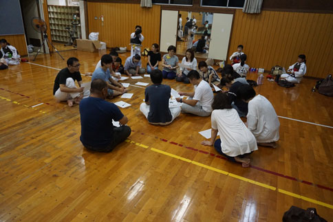 一週間、サタディナイト・ニッポンケンポウ！スタッフ会議、金一封の贈呈式。