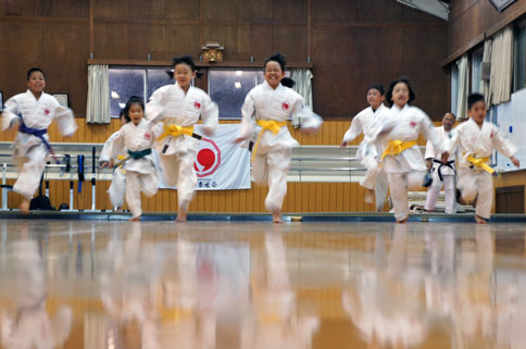 勝利の女神は微笑むのか