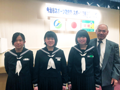 �����s�X�|�[�c���J�ܓ��\����